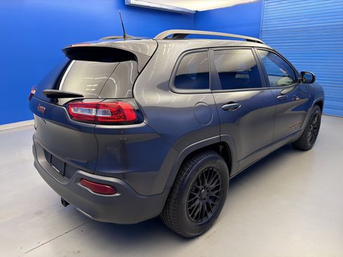 Used 2016 Jeep Cherokee 75th Anniversary AWD/4WD image 7