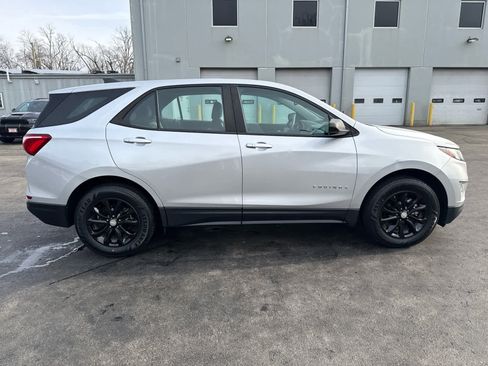 Used 2021 Chevrolet Equinox LS image 2