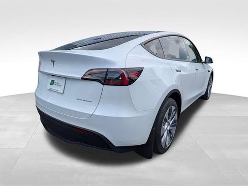 Used 2023 Tesla Model Y Long Range AWD/4WD image 7