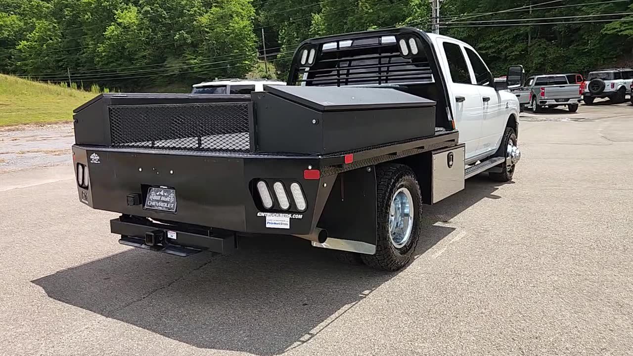 Used 2024 RAM 3500 Tradesman w/ Chrome Appearance Group AWD/4WD image 6