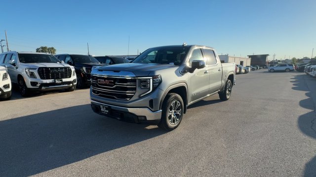 Used 2025 GMC Sierra 1500 SLT AWD/4WD image 5