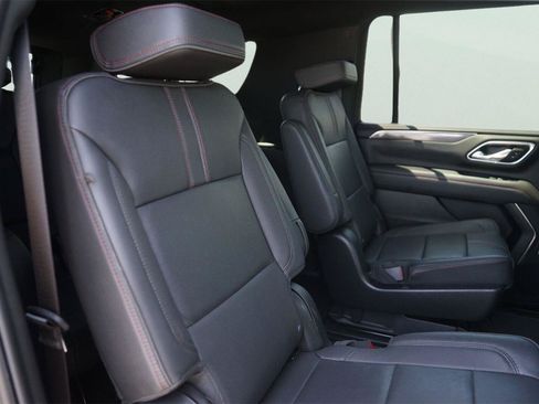 Used 2023 Chevrolet Suburban RST w/ Luxury Package RWD image 18