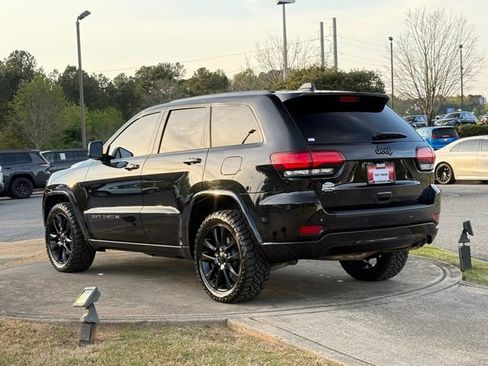 Used 2021 Jeep Grand Cherokee Laredo X image 5