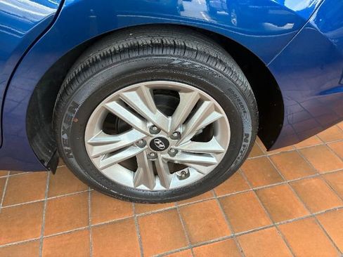 Used 2023 Hyundai Elantra SEL w/ Convenience Package image 31