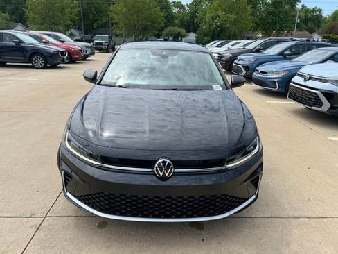 New 2026 Volkswagen Jetta SE FWD image 2