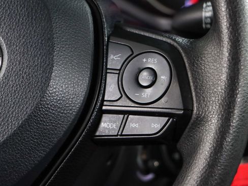 Used 2020 Toyota RAV4 LE image 14