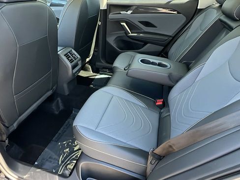 Certified 2026 Volkswagen Tiguan SE w/ Panoramic Sunroof Package AWD/4WD image 24