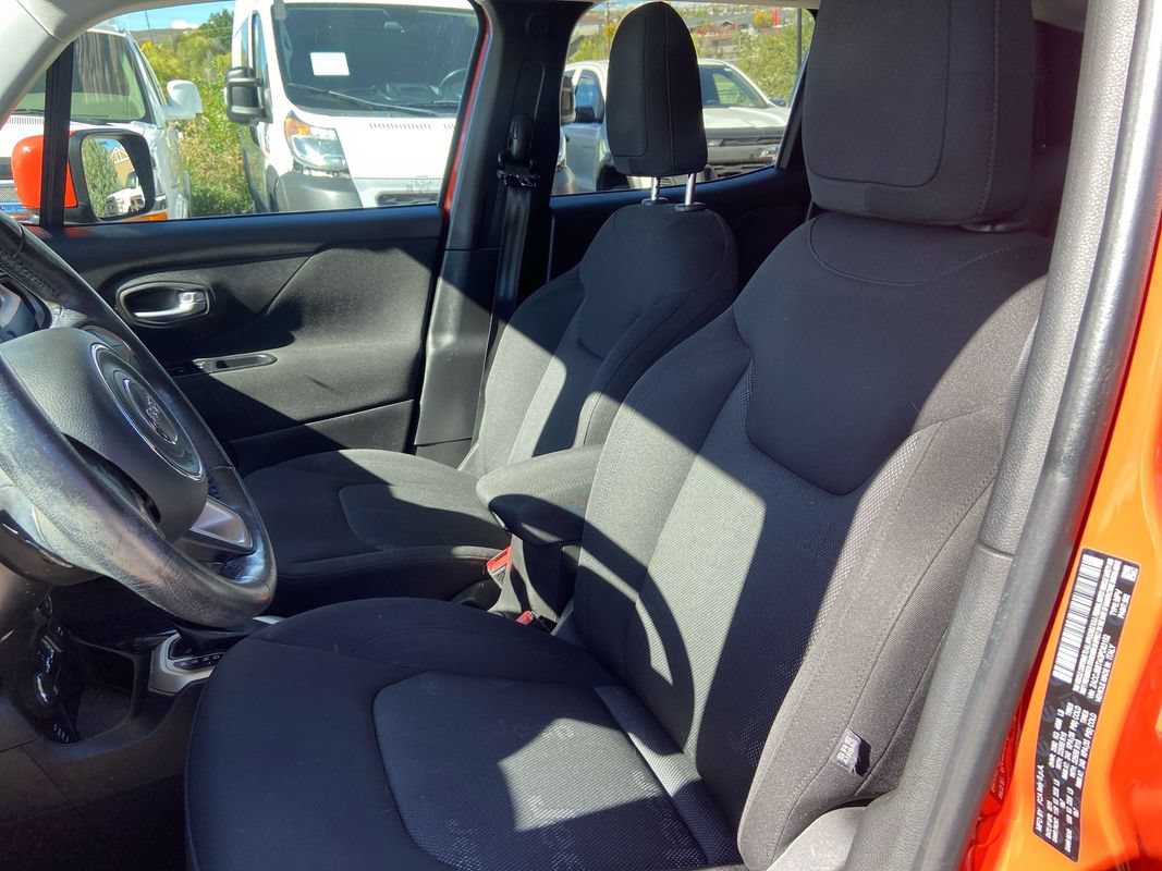 Used 2016 Jeep Renegade Latitude w/ Popular Equipment Group AWD/4WD image 22