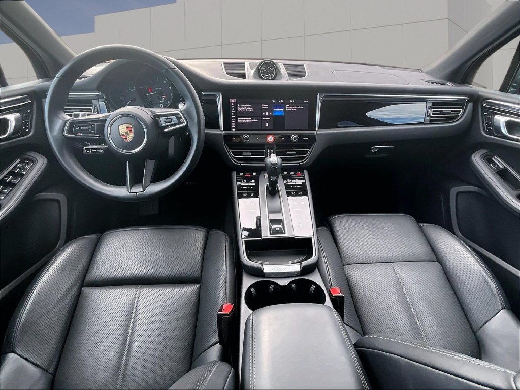 Certified 2026 Porsche Macan AWD/4WD image 14