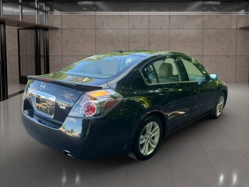 Used 2012 Nissan Altima 3.5 SR w/ Sport Pkg FWD image 6