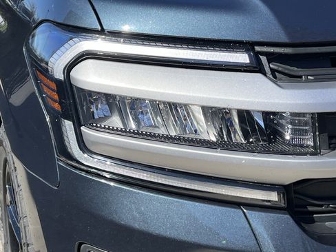 Used 2023 Ford Expedition XLT image 11