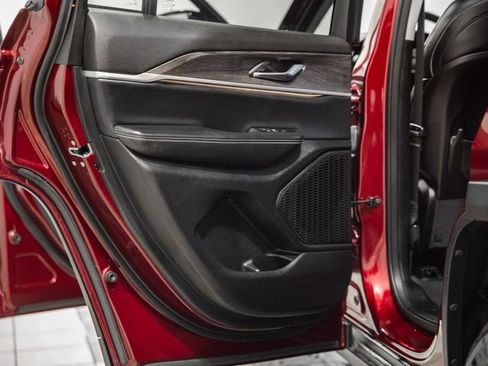 Certified 2023 Jeep Grand Cherokee Limited image 42