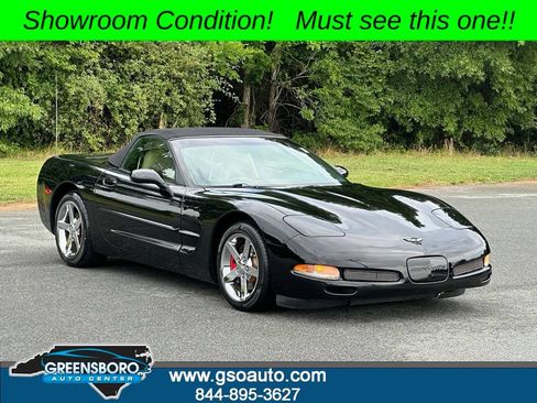 Used 2001 Chevrolet Corvette Convertible w/ Preferred Equipment Group1 RWD image 2