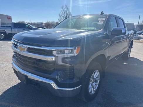 Used 2022 Chevrolet Silverado 1500 LT image 1