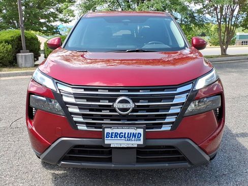 Used 2025 Nissan Rogue SV AWD/4WD image 9