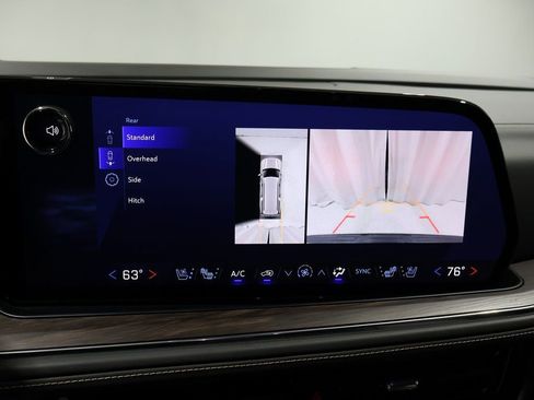 Used 2025 Chevrolet Suburban Premier image 29