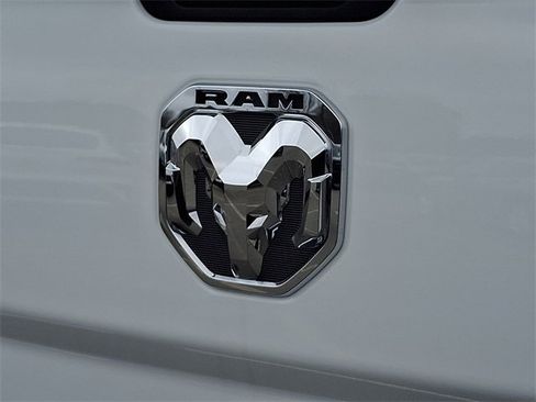 Used 2024 RAM 2500 Tradesman w/ Chrome Appearance Group image 29