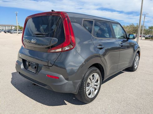 Used 2021 Kia Soul LX image 5