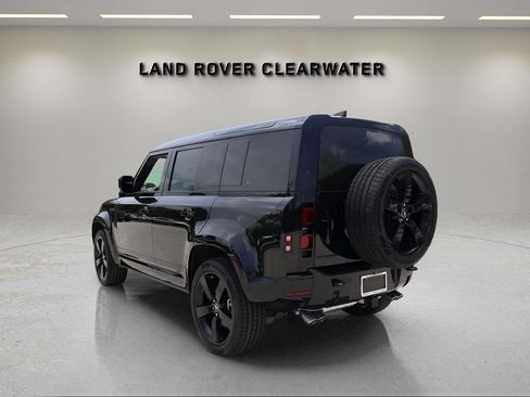 Used 2025 Land Rover Defender 110 X-Dynamic SE AWD/4WD image 3