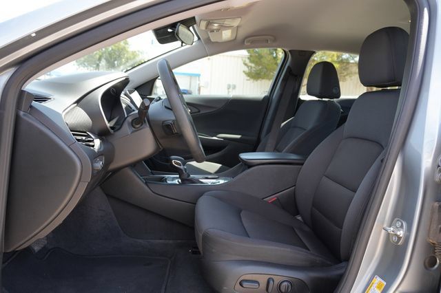 Used 2025 Chevrolet Malibu LT FWD image 11
