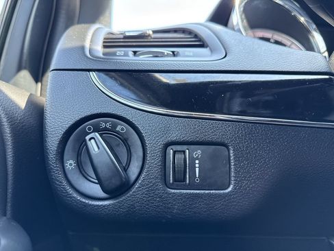 Used 2017 Dodge Grand Caravan SE FWD image 24
