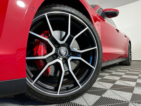 Used 2024 Porsche Taycan 4S w/ Premium Package image 8