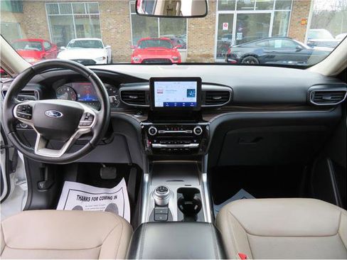 Used 2021 Ford Explorer Limited image 7