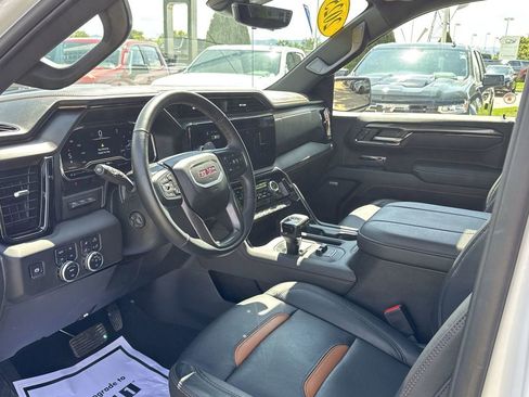 Certified 2025 GMC Sierra 1500 AT4 w/ Technology Package AWD/4WD image 14
