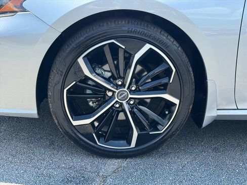 Certified 2024 Nissan Altima 2.5 SR FWD image 9