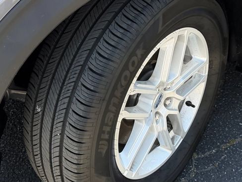 Used 2026 Ford Explorer Active RWD image 15