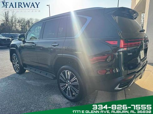 Used 2025 Lexus LX 600 4WD w/ Accessory Package (2T) image 8