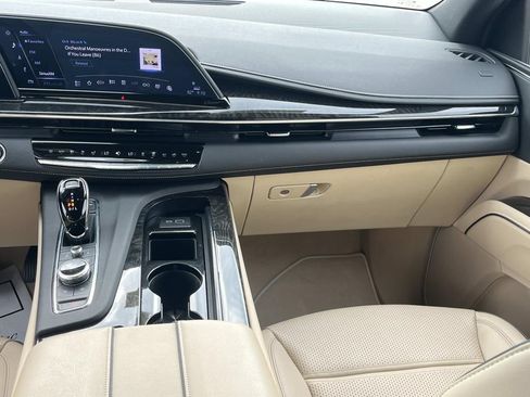 Certified 2023 Cadillac Escalade Premium Luxury AWD/4WD image 14