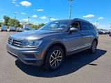 Used 2021 Volkswagen Tiguan SE w/ Panoramic Sunroof Package image 3