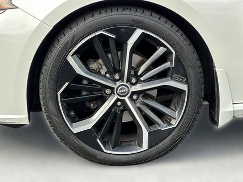 Used 2023 Nissan Altima 2.5 SR w/ SR Premium Package image 11