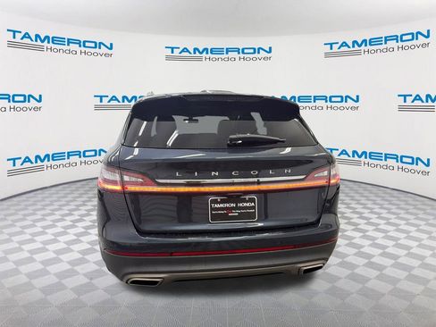 Used 2022 Lincoln Nautilus FWD w/ Premium Package image 4