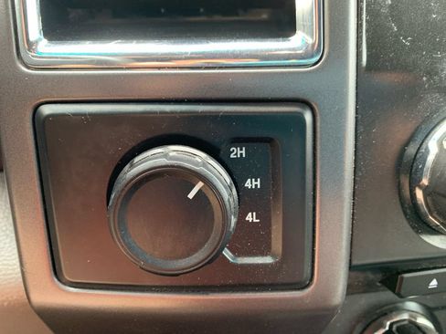 Used 2016 Ford F150 XLT AWD/4WD image 12