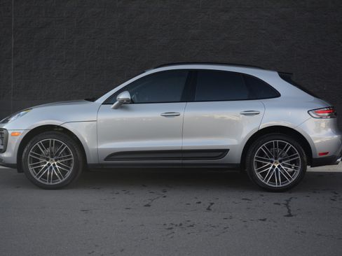 Certified 2026 Porsche Macan image 2