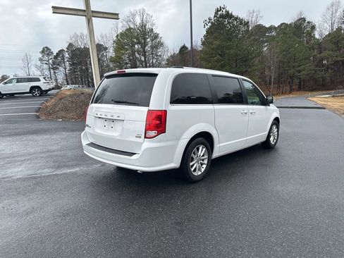 Used 2019 Dodge Grand Caravan SXT image 5
