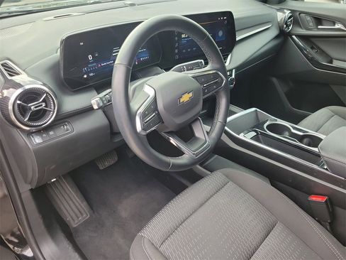 Used 2025 Chevrolet Equinox LT image 14