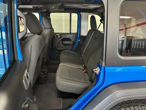 Used 2024 Jeep Wrangler Unlimited Sport AWD/4WD image 35