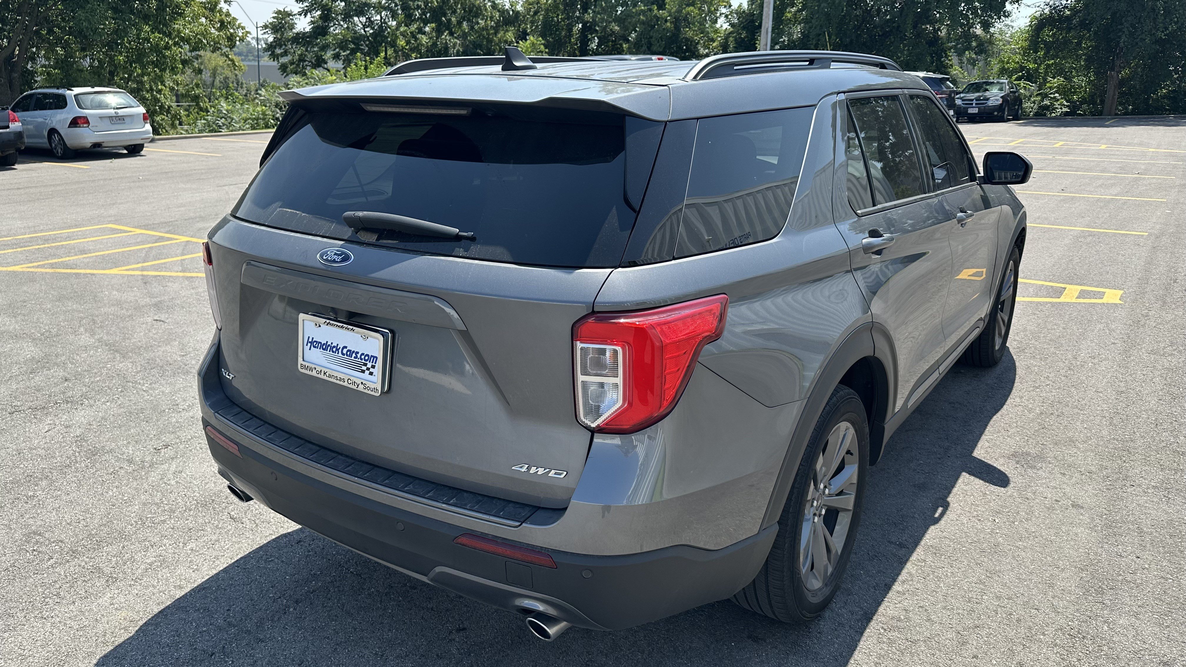Used 2021 Ford Explorer XLT w/ Equipment Group 202A AWD/4WD image 10