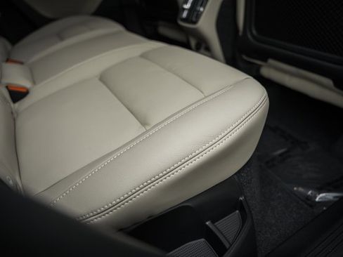 New 2026 Volvo XC40 B5 Ultra w/ Protection Package Premier image 32