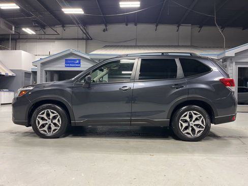 Used 2019 Subaru Forester Premium w/ Popular Package #1 AWD/4WD image 4