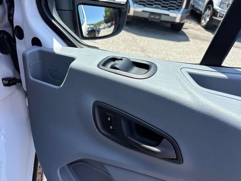 Used 2017 Ford Transit 250 130 Low Roof w/ Exterior Upgrade Package RWD image 19