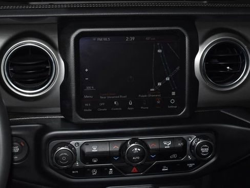 Used 2023 Jeep Wrangler Sahara image 15