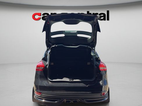 Used 2018 Ford Focus ST FWD image 23