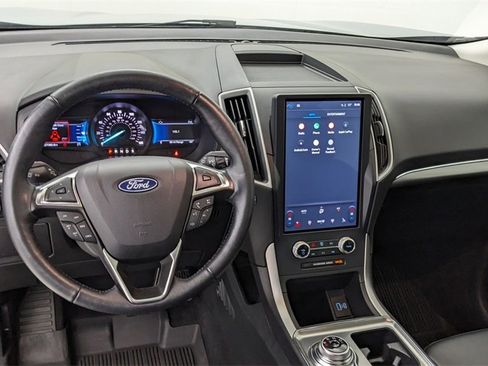 Certified 2022 Ford Edge SEL w/ Convenience Package image 4
