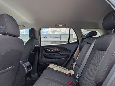 Used 2018 GMC Terrain SLE w/ Driver Convenience Package AWD/4WD image 9