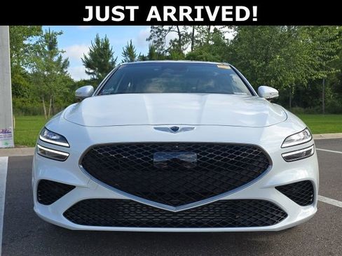 Used 2022 Genesis G70 3.3T RWD image 2