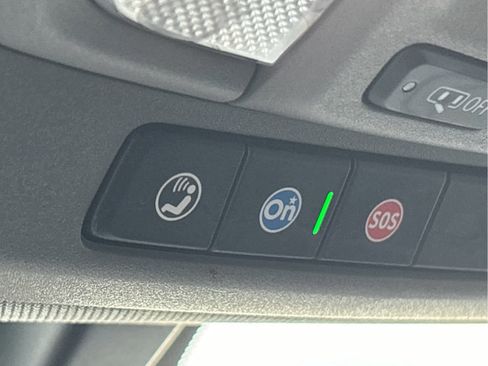 Used 2022 Chevrolet Silverado 2500 Custom w/ Custom Value Package image 18